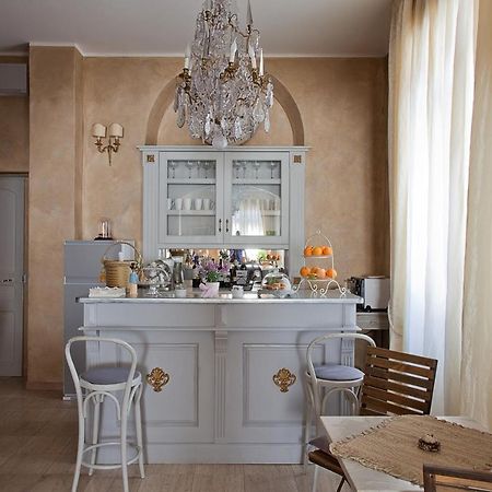Hotel La Petite Maison Viareggio Bagian luar foto