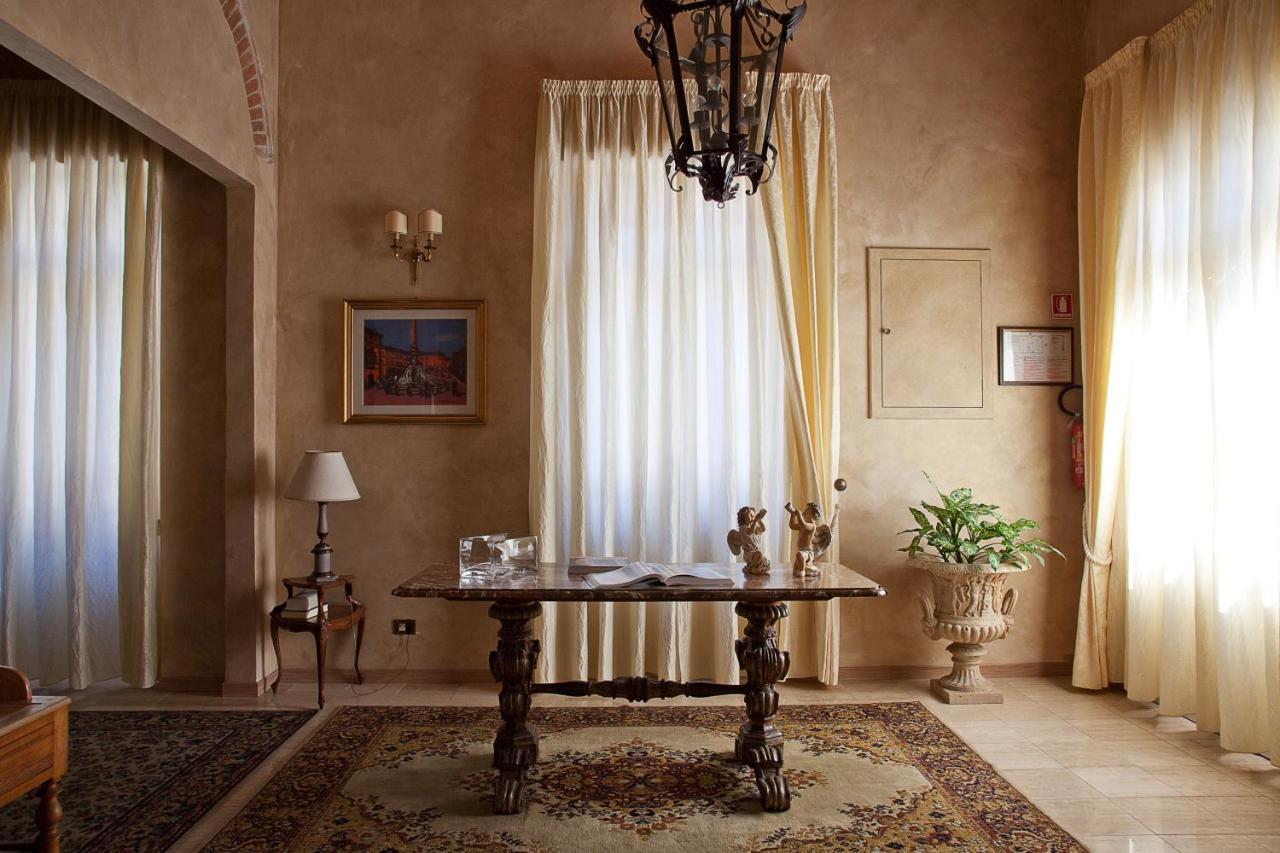 Hotel La Petite Maison Viareggio Bagian luar foto