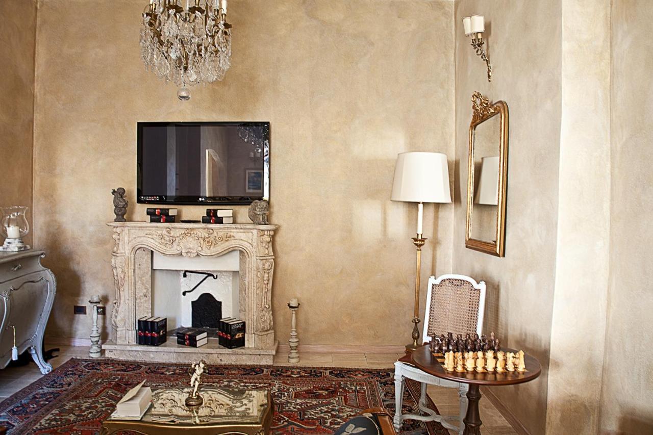 Hotel La Petite Maison Viareggio Bagian luar foto