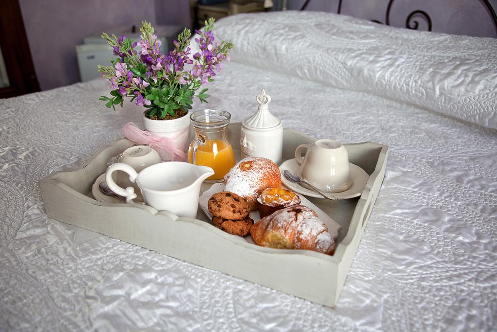 Hotel La Petite Maison Viareggio Bagian luar foto