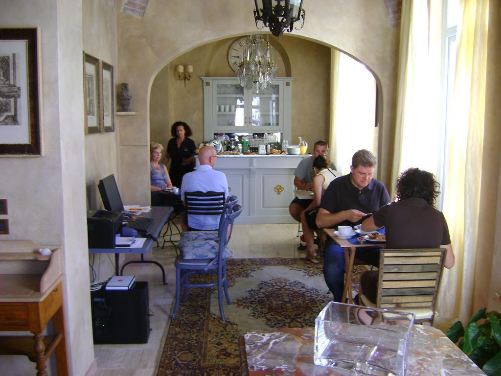 Hotel La Petite Maison Viareggio Bagian luar foto