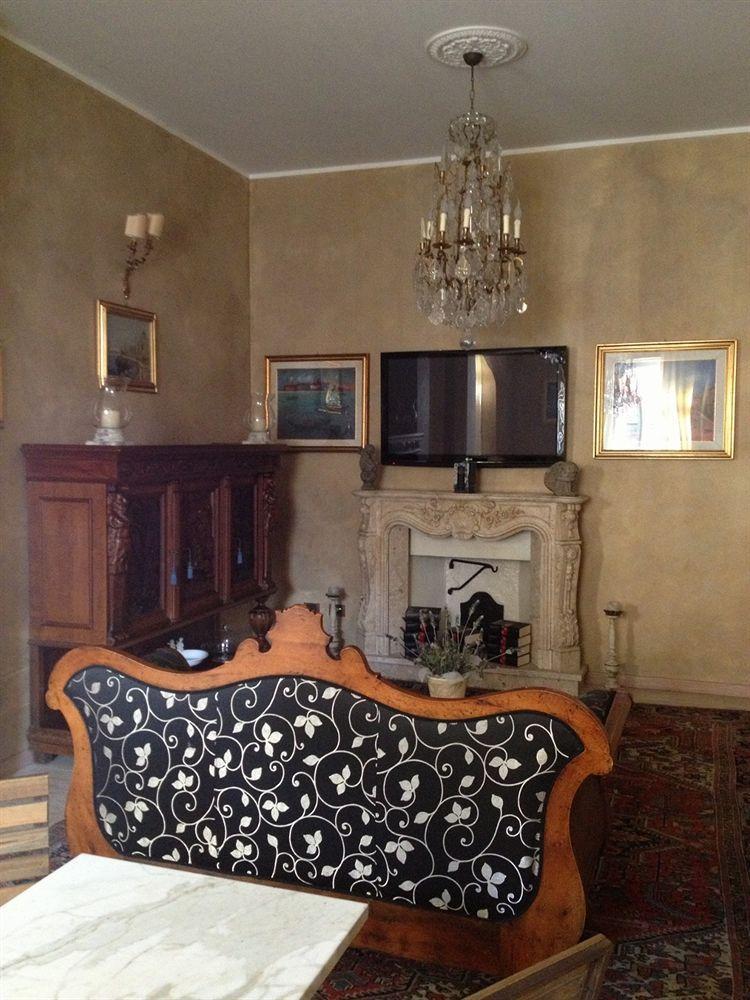Hotel La Petite Maison Viareggio Bagian luar foto