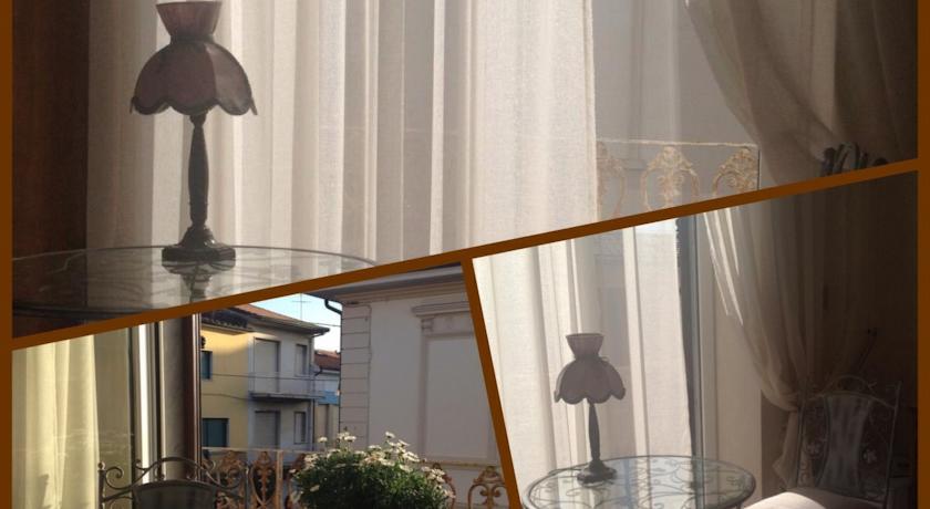 Hotel La Petite Maison Viareggio Bagian luar foto