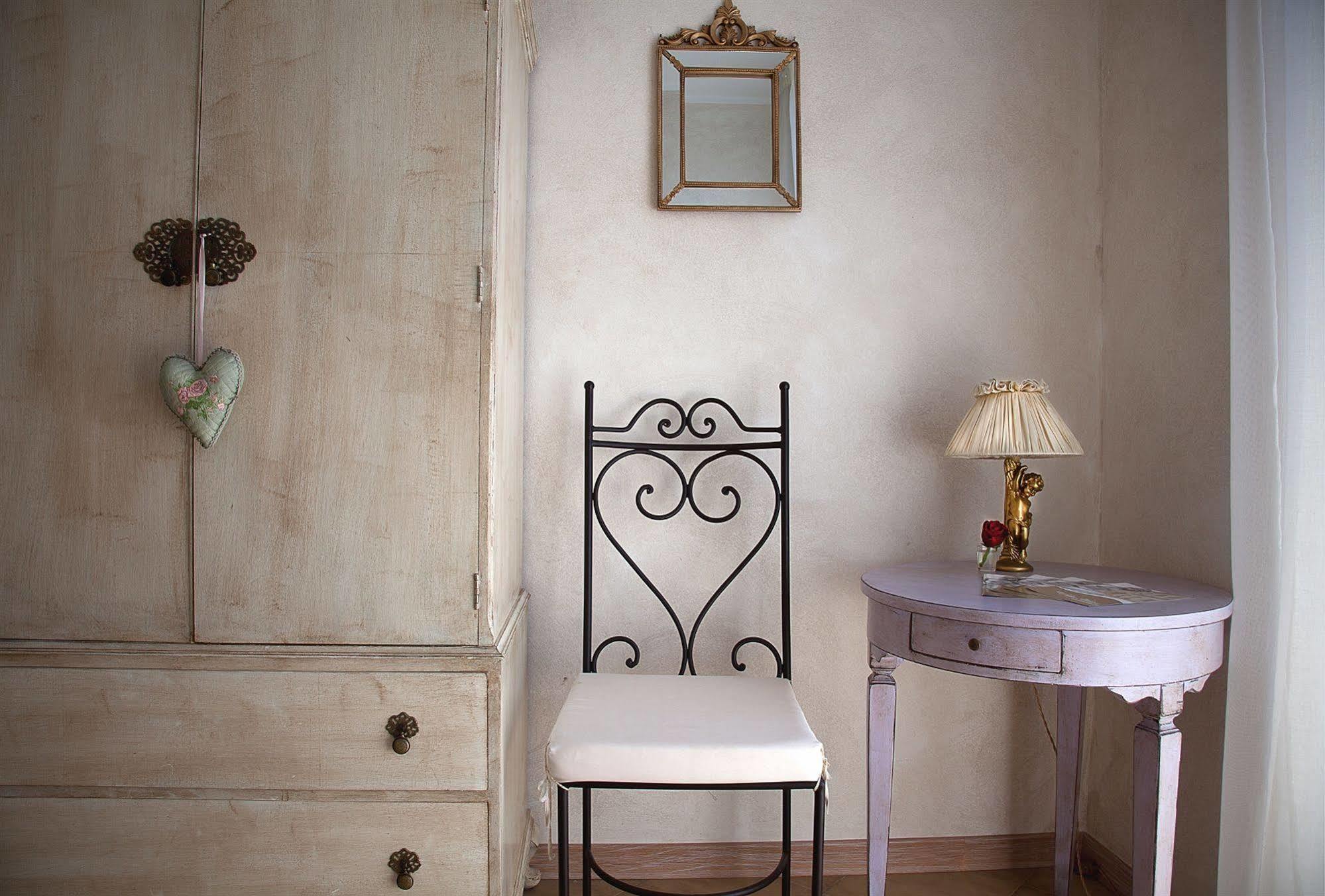 Hotel La Petite Maison Viareggio Bagian luar foto