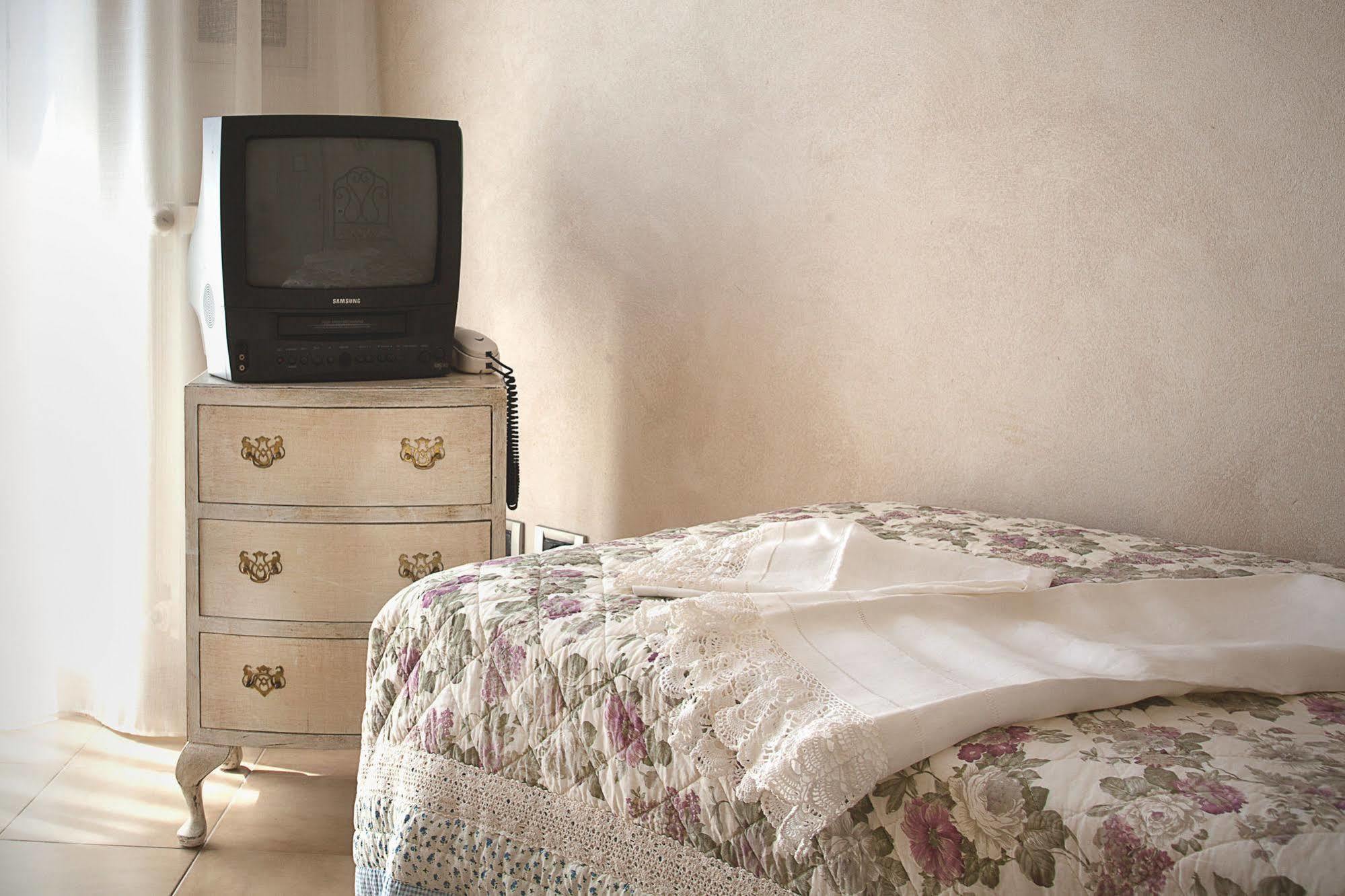 Hotel La Petite Maison Viareggio Bagian luar foto