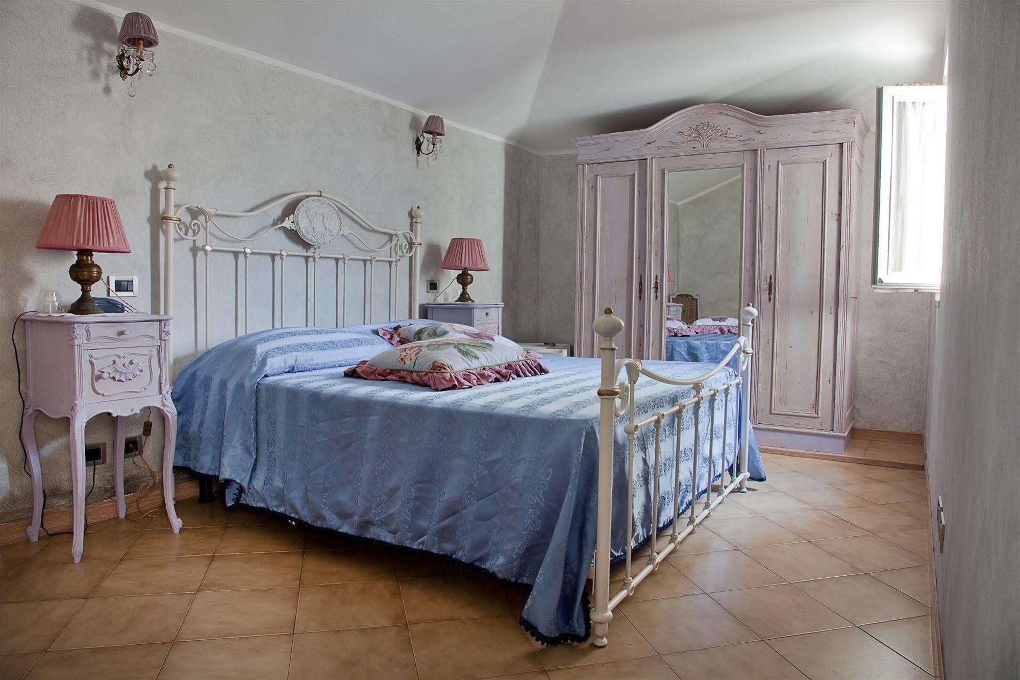 Hotel La Petite Maison Viareggio Bagian luar foto
