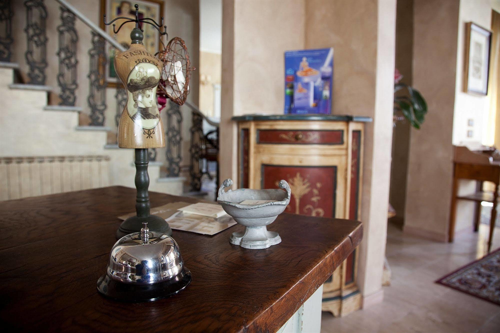 Hotel La Petite Maison Viareggio Bagian luar foto